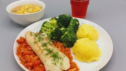 Jedzenie w szpitalu może być pyszne! UCK w Katowicach rozpoczyna program "Dobry posiłek w szpitalu"