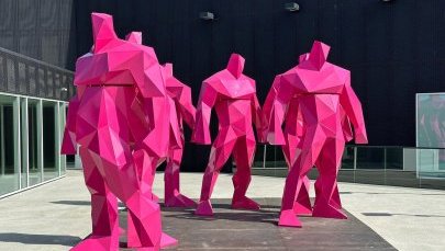 Superbohaterowie w Muzeum Śląskim! Wernisaż wystawy "PINK BOT. Paweł Orłowski" już 25 października